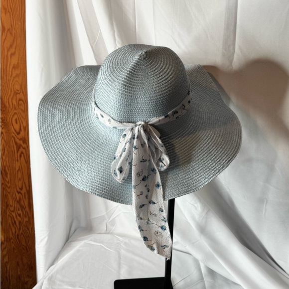 Women’s Wide Brim Sun Hat Pale Blue w/ Ribbon
Bow. - Picture 2 of 4